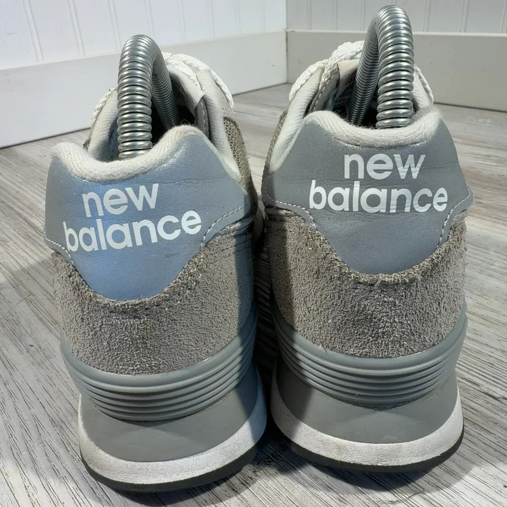 New Balance 574 Classic Core Women's Size 7 WL574EVG Grey Sneakers